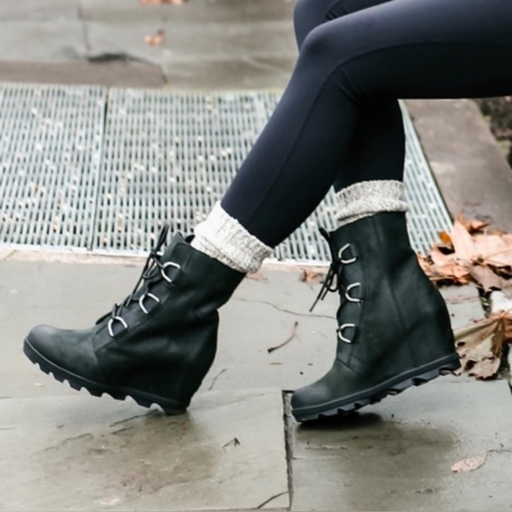 Sorel. Joan of Arctic Wedge II Bootie. Black. Size 5.